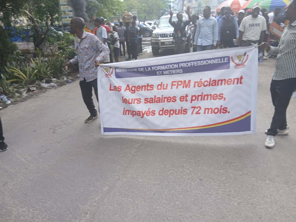 Kinshasa : plus de 72 mois d’impayés, les agents du ministère de la Formation professionnelle organisent un sit-in pacifique ce vendredi à l’OUA