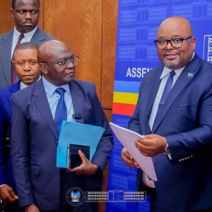 Assemblée nationale: La Commission Défense et Sécurité remet un rapport stratégique sur des dossiers sensibles au président Aimé Boji Sangara