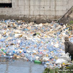 Kinshasa : Et si chaque bouteille plastique jetée dans la rue valait une amende symbolique ?