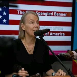 L’ambassadrice des États-Unis devant la presse à Kinshasa: « L’accord de Washington n’est pas un bradage des minerais congolais »