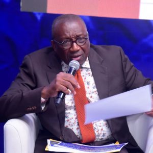 Service public en RDC : le professeur Jacques Djoli soutient la volonté du Chef de l&rsquo;Etat Félix Tshisekedi de recentrer la réforme sur la vocation fondamentale de la fonction publique