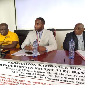 Clôture du projet d&rsquo;appui à la formation professionnelle des PVH : Les leaders des associations membres de la Fenaphaco gratifiés par des brevets de participation par l&rsquo;Ambassade du Canada